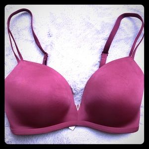 VICTORIA’S SECRET BODY PADDED NO-WIRE BRA, 32 DD